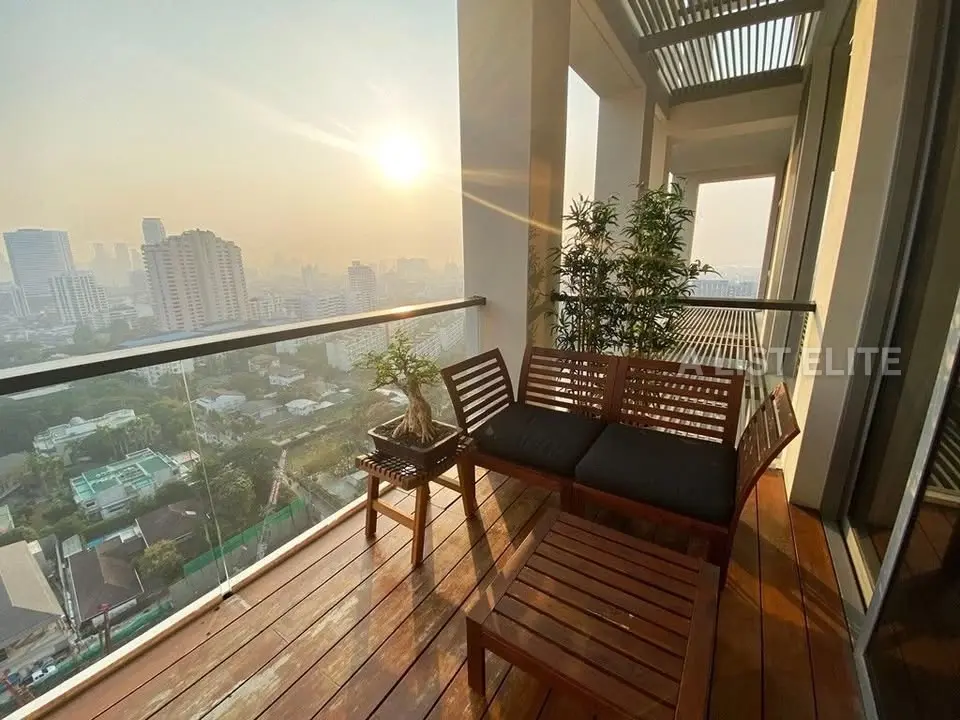 THE SUKHOTHAI RESIDENCES