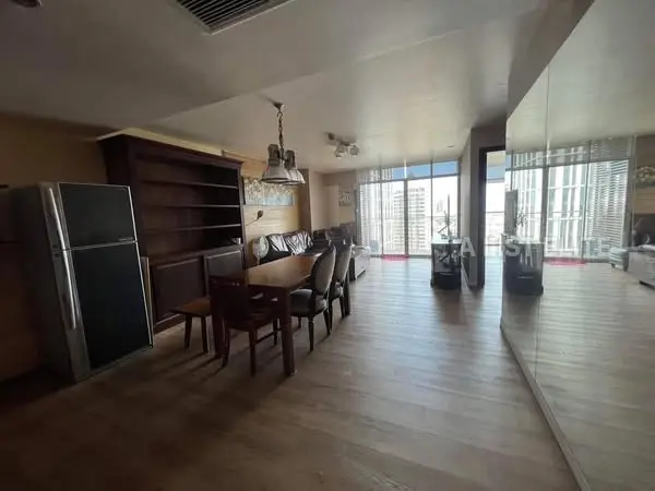 URBANA SATHORN