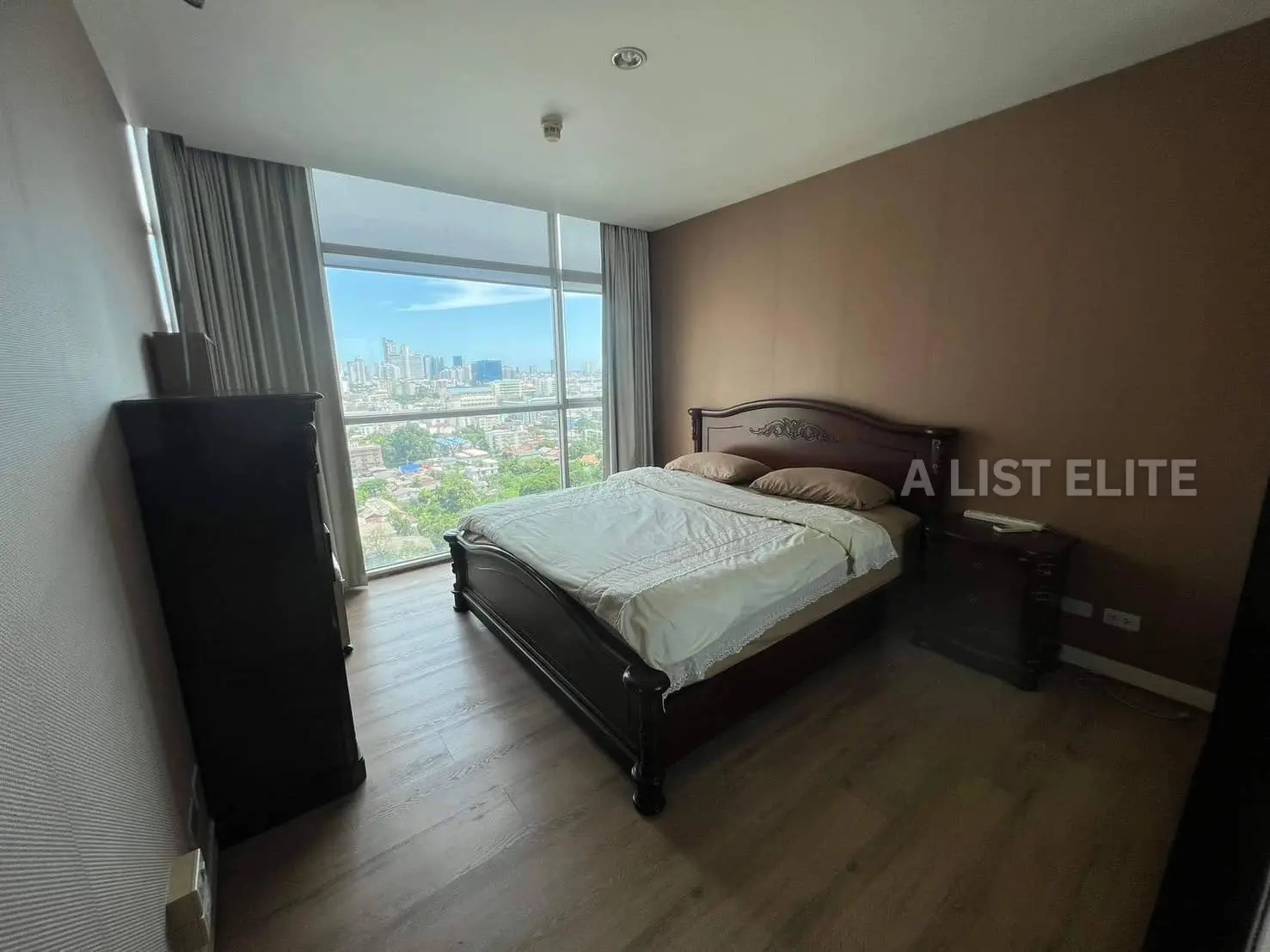 URBANA SATHORN