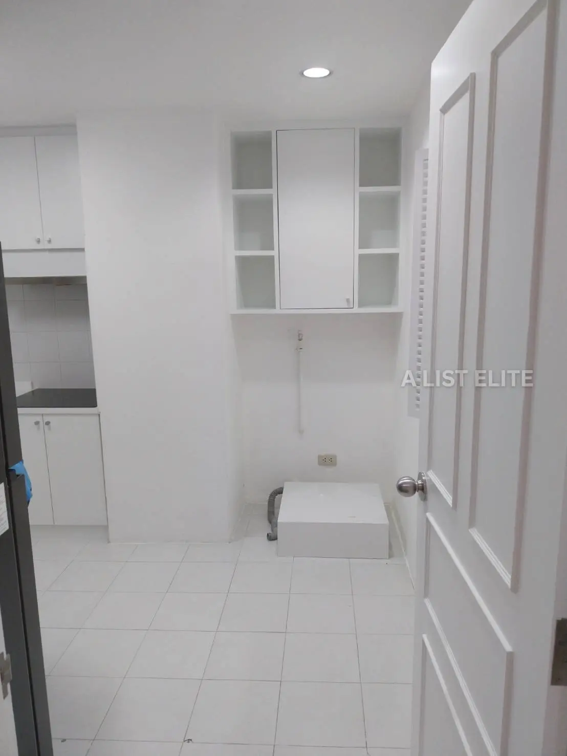 ELITEIT240029 อคาเดเมีย แกรนด์ ทาวเวอร์