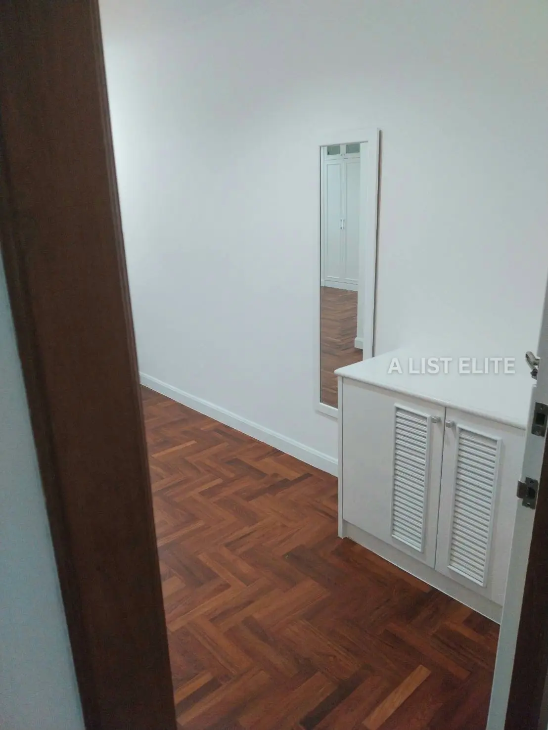 ELITEIT240029 อคาเดเมีย แกรนด์ ทาวเวอร์