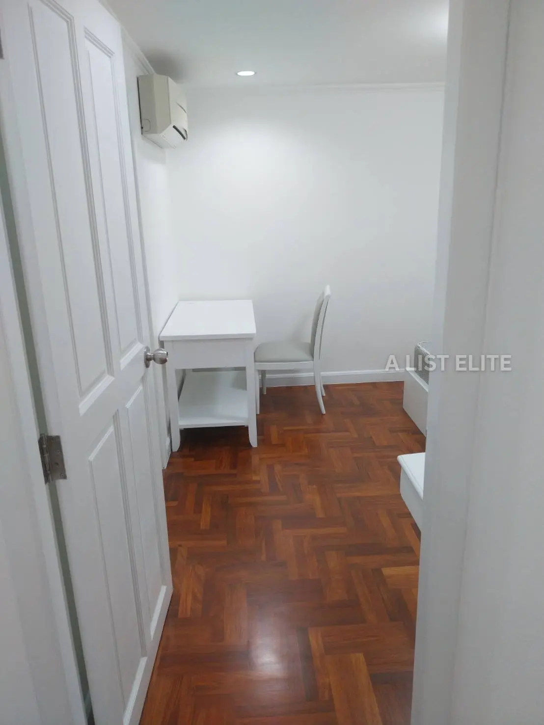 ELITEIT240029 อคาเดเมีย แกรนด์ ทาวเวอร์