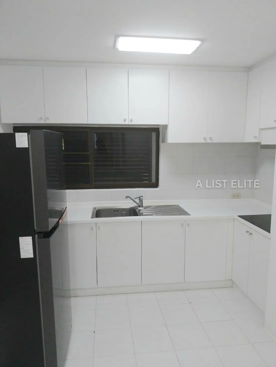 ELITEIT240029 อคาเดเมีย แกรนด์ ทาวเวอร์