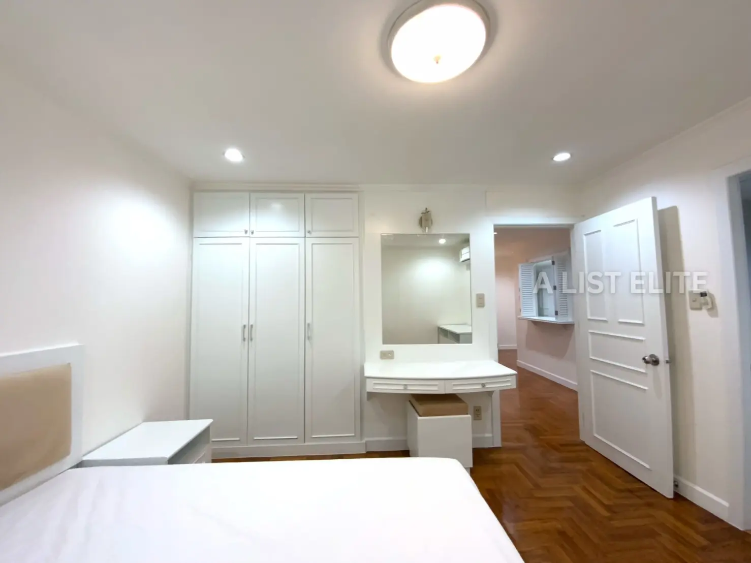 ELITEIT240031 ริชมอนด์ พาเลส