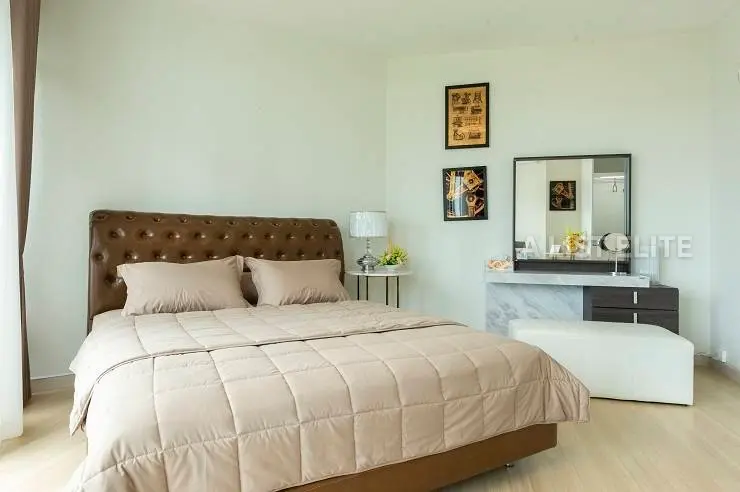 ELITEIT240015 Baan Sathorn Chaopraya