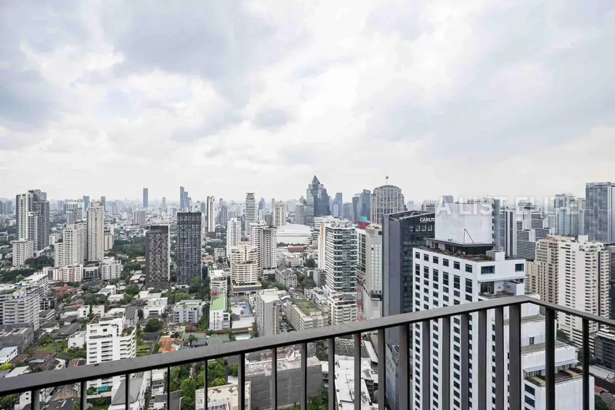 Edge Sukhumvit 23