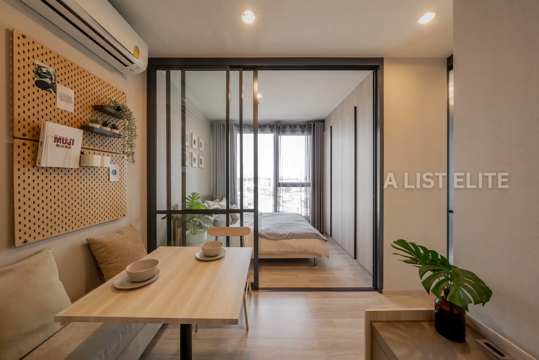 Ideo Mobi Sukhumvit East Point