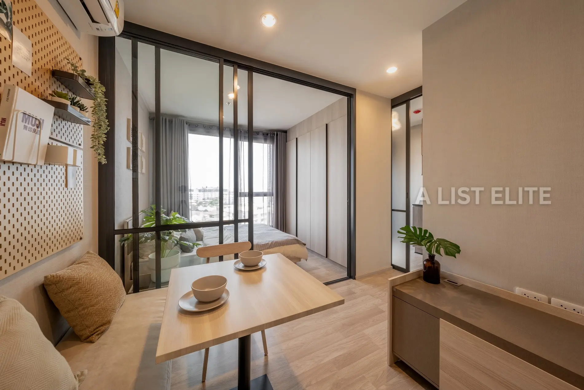 Ideo Mobi Sukhumvit East Point