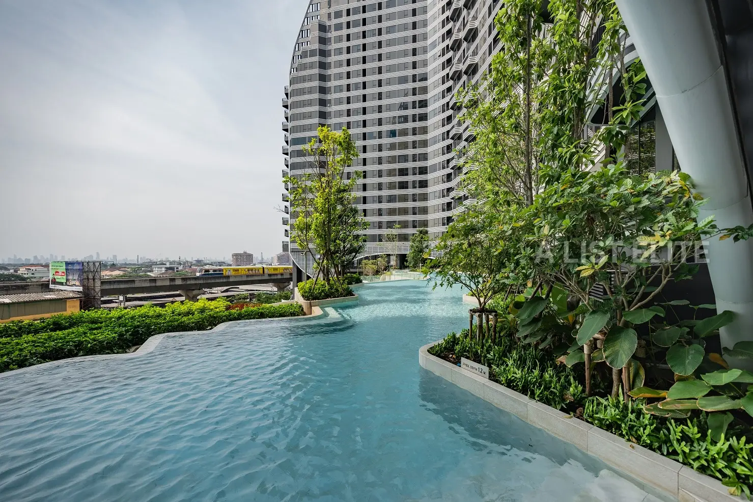 Ideo Mobi Sukhumvit East Point