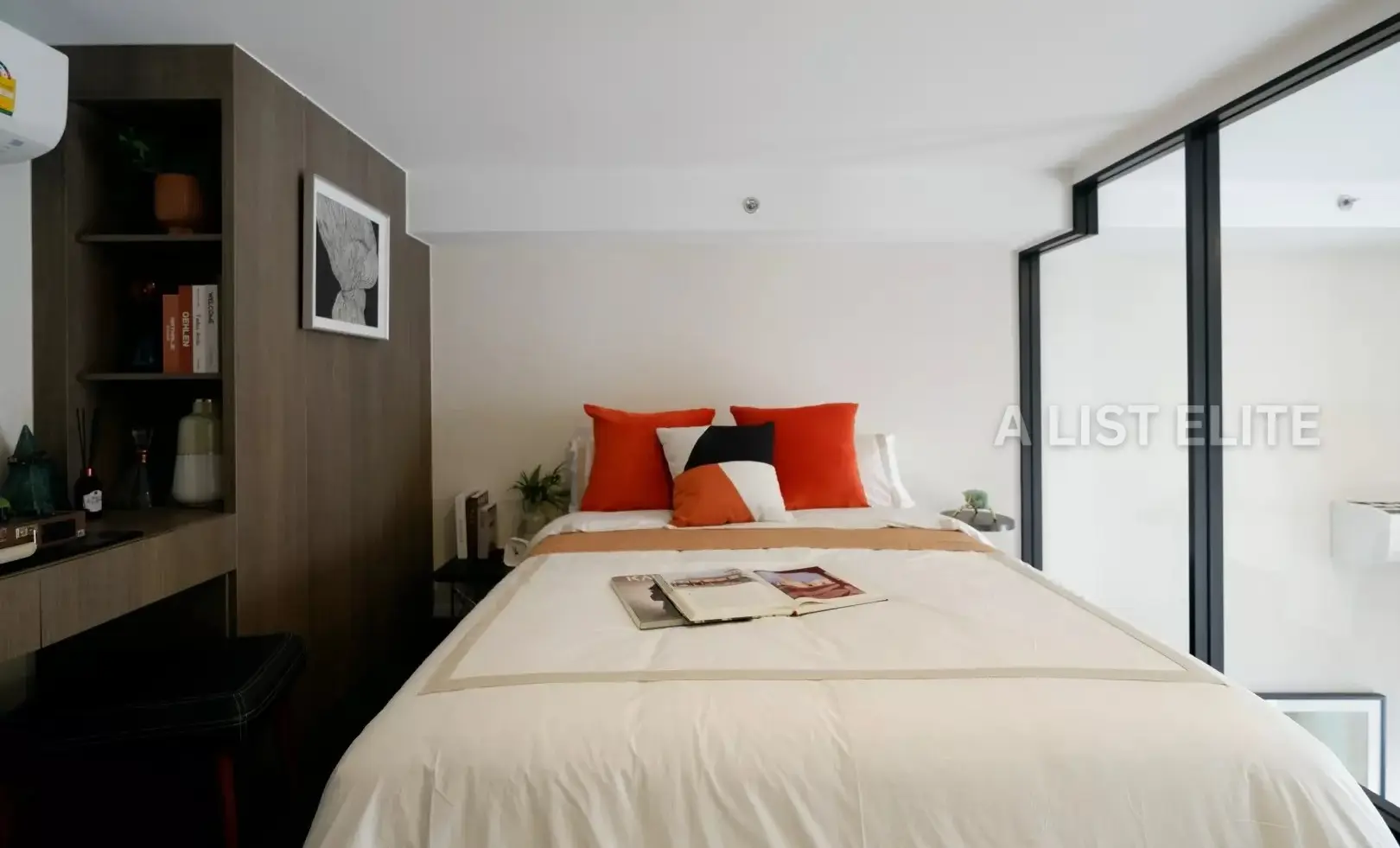 ELITENEW13901, Ramada Plaza By Wyndham Bangkok Sukhumvit 48