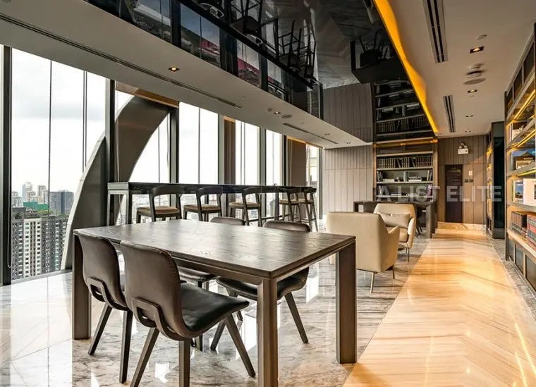 L'ESSE AU COMPLEXE SINGHA