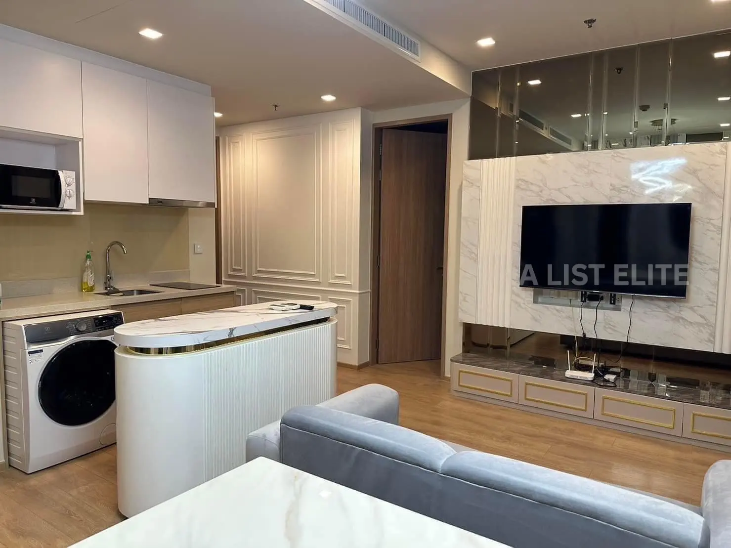 NOBLE AUTOUR DE SUKHUMVIT 33