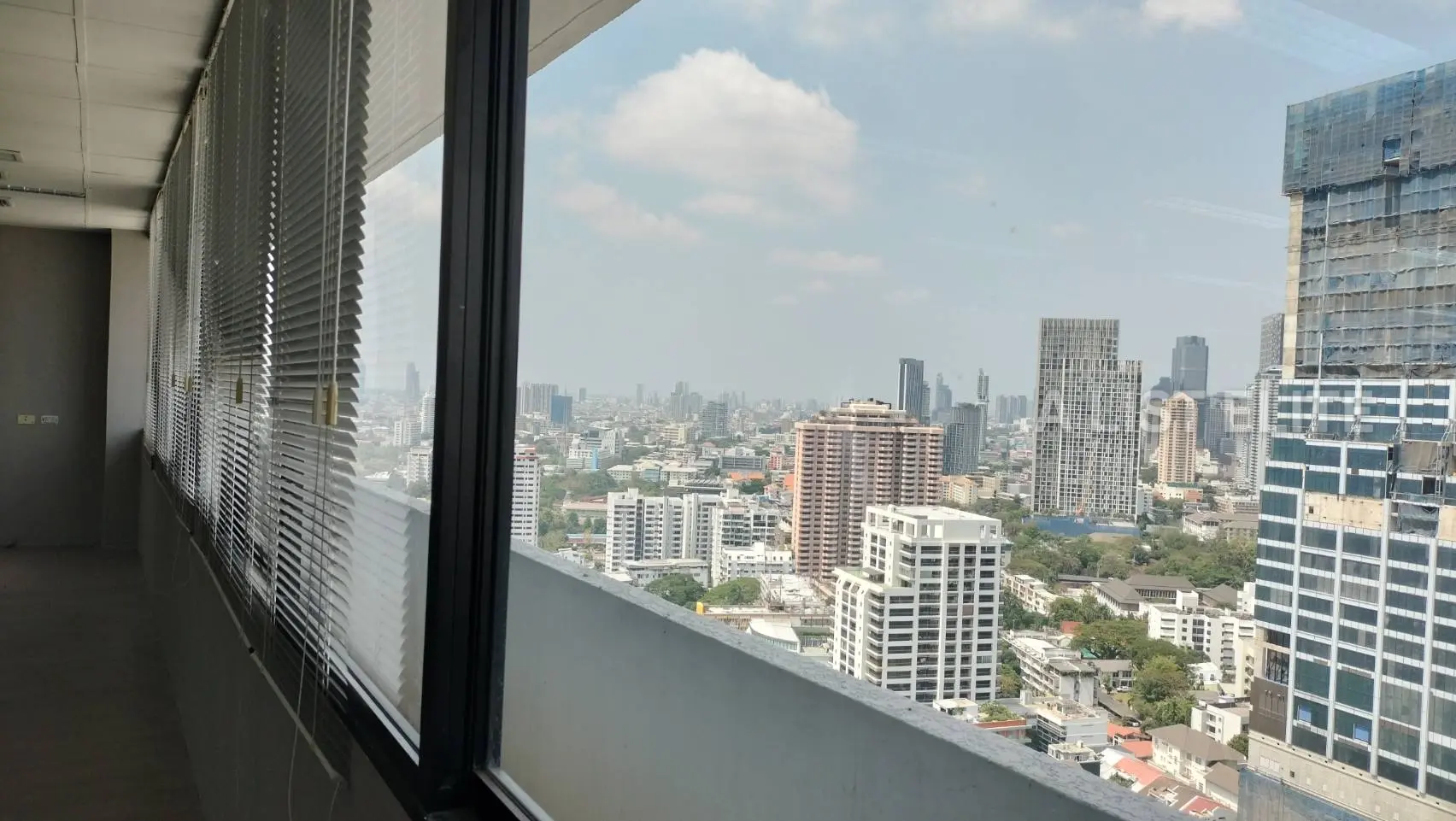 Lumpini Tower