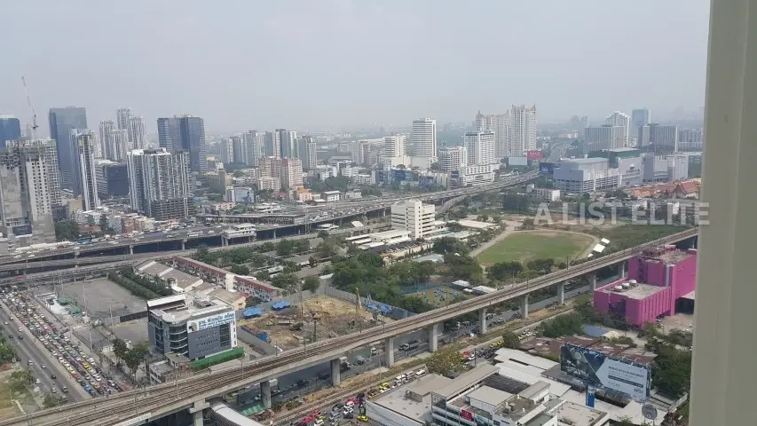 Q Asoke