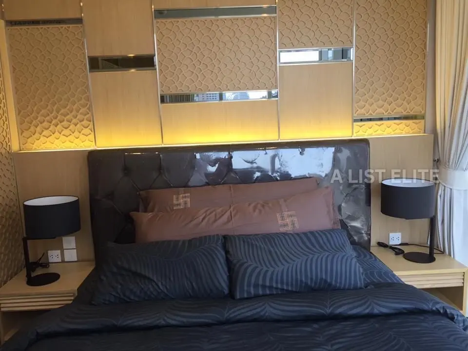The Room Sathorn - Taksin