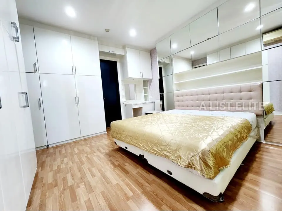 Baan Klang Krung Siam - Pathumwan
