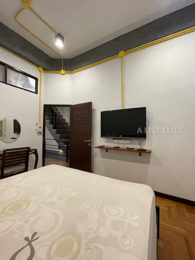 Townhouse in Bang Phlat