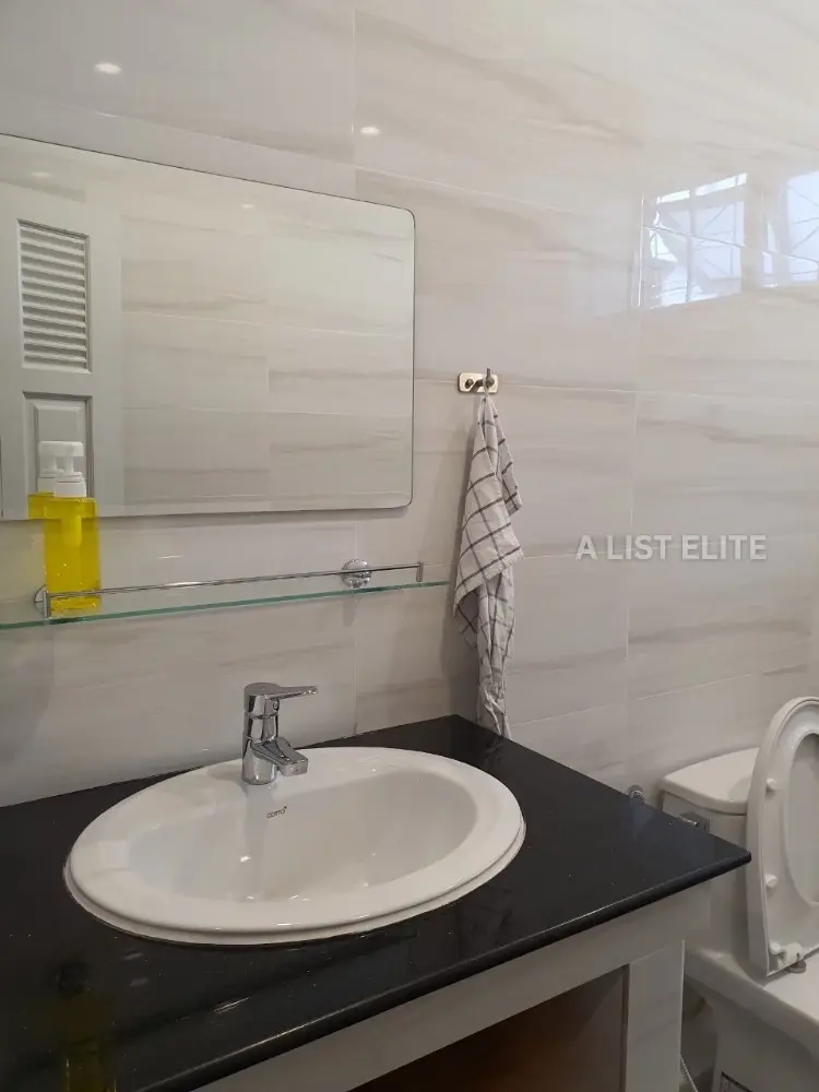 Townhouse in Bang Phlat