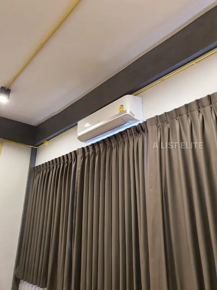 Townhouse in Bang Phlat