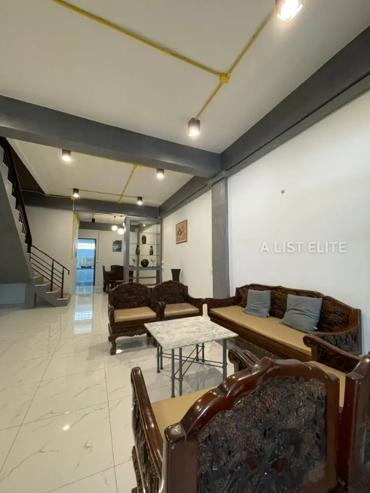 Townhouse in Bang Phlat