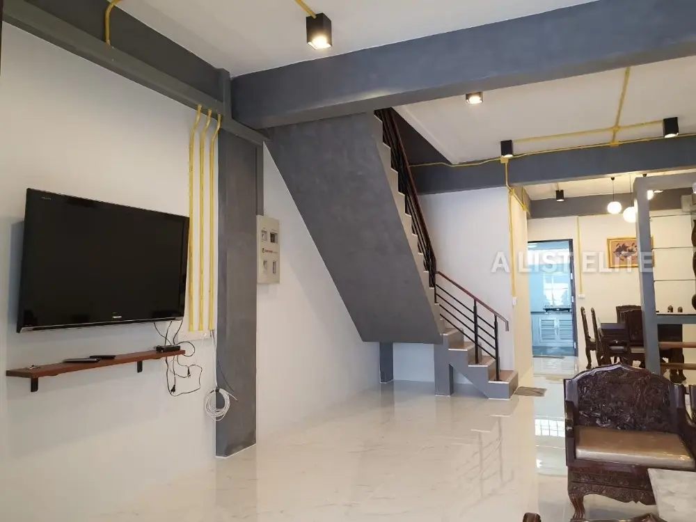 Townhouse in Bang Phlat