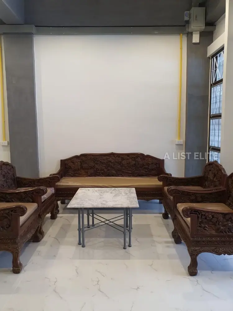 Townhouse in Bang Phlat