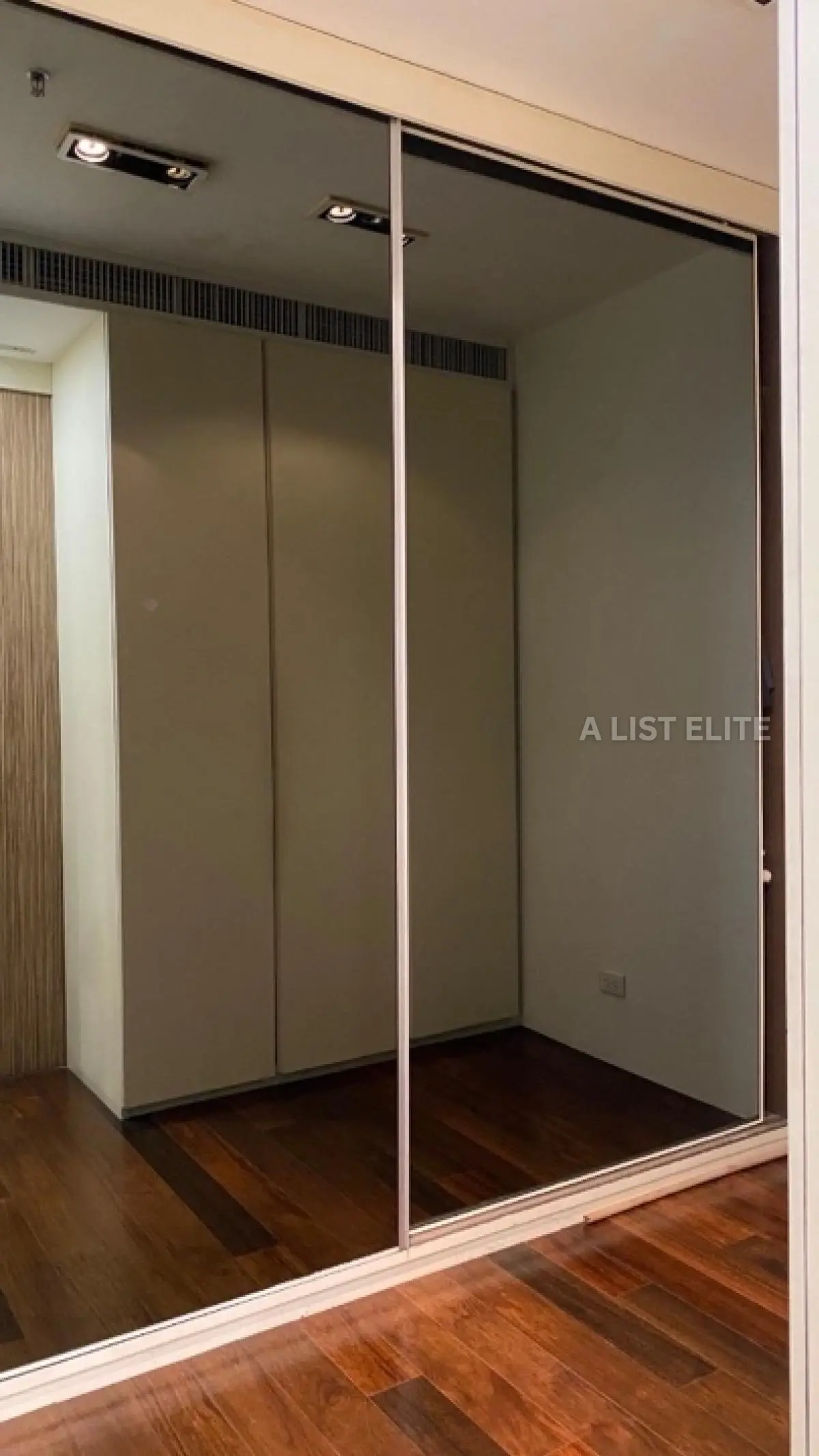 Noble Lite