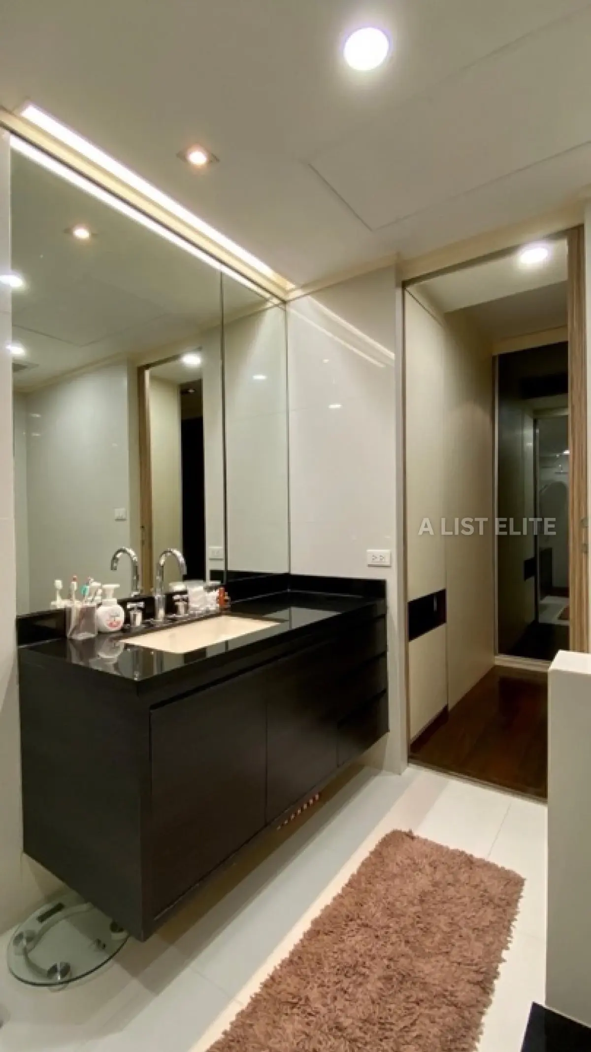 Noble Lite