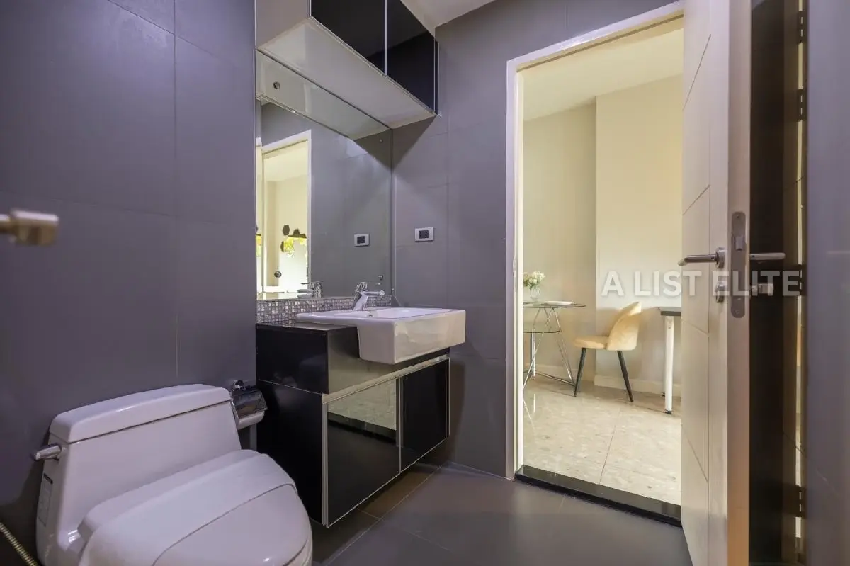 The Crest Sukhumvit 34