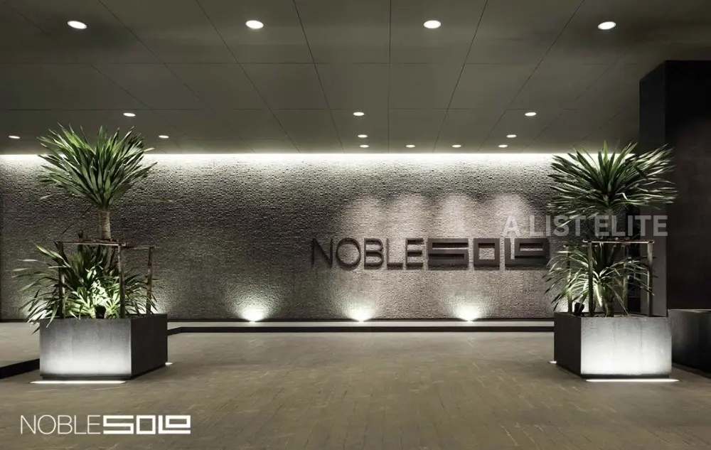 Noble Solo