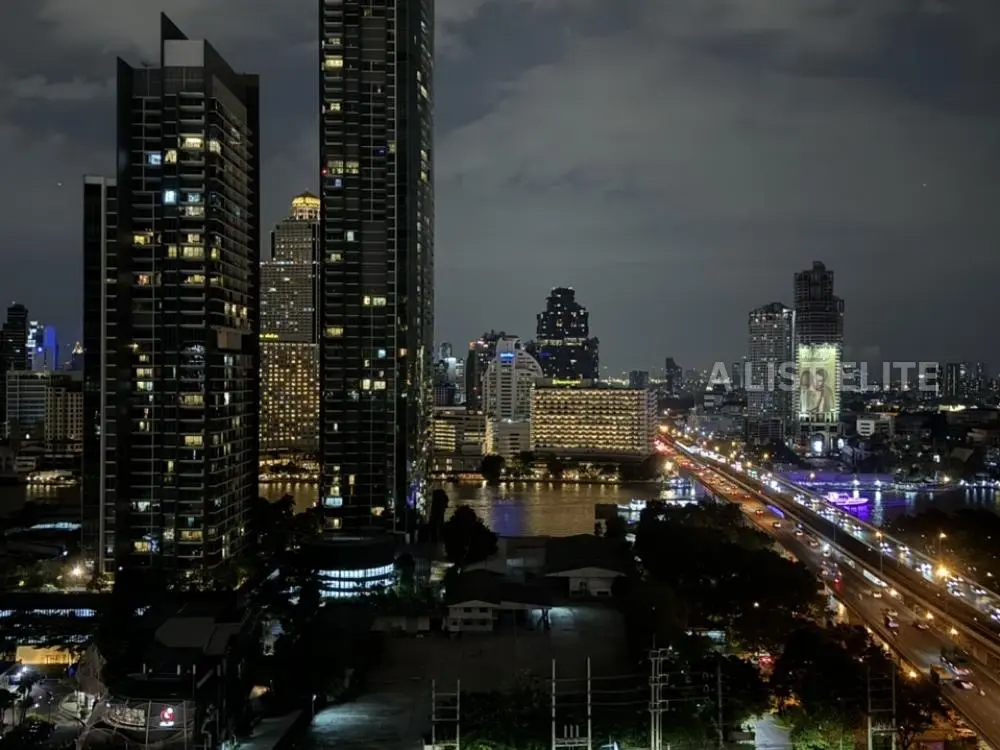 Urbano Absolute Sathon - Taksin