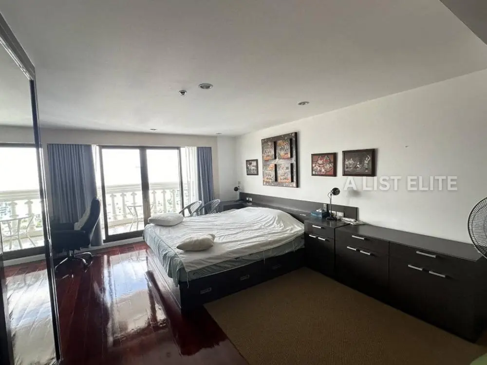 Nusa State Tower Condominium