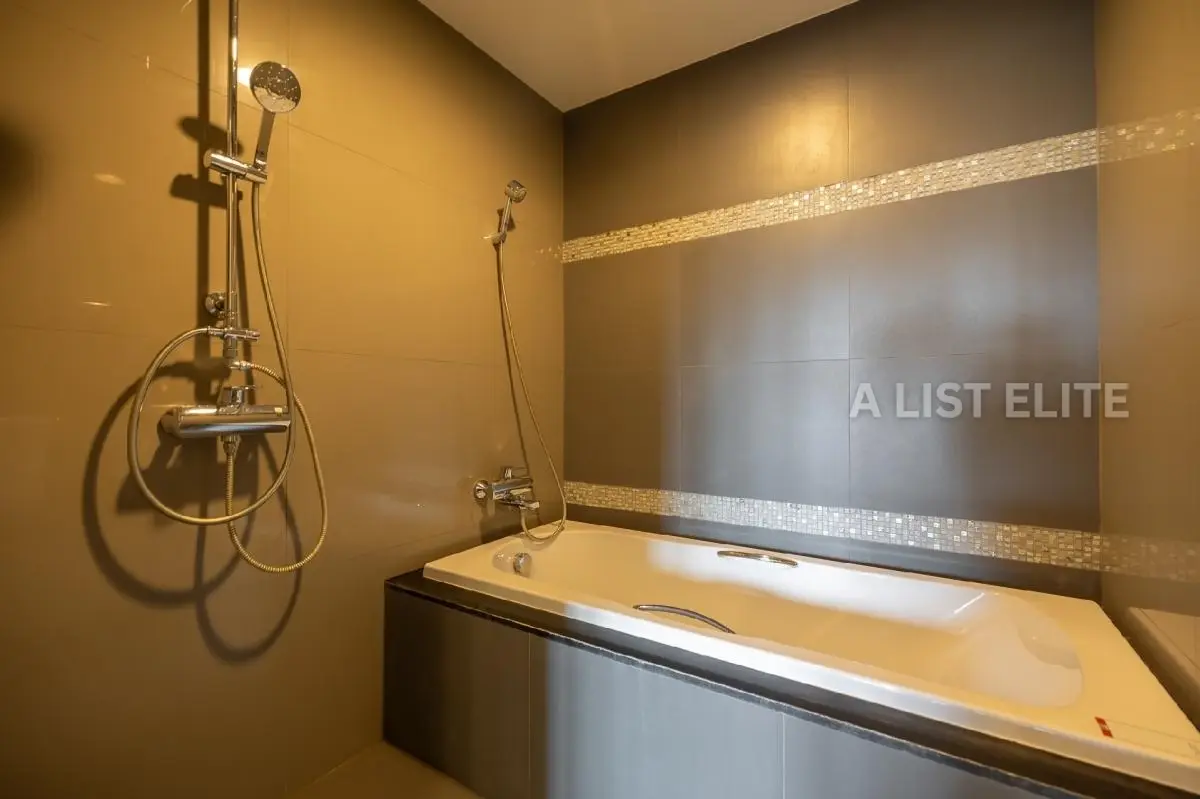 The Crest Sukhumvit 34