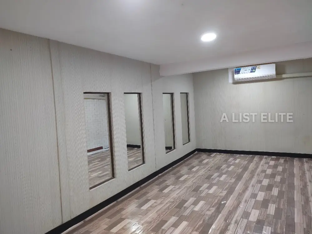 บ้านพาณิชย์ใกล้โรงแรมพูลแมน จี