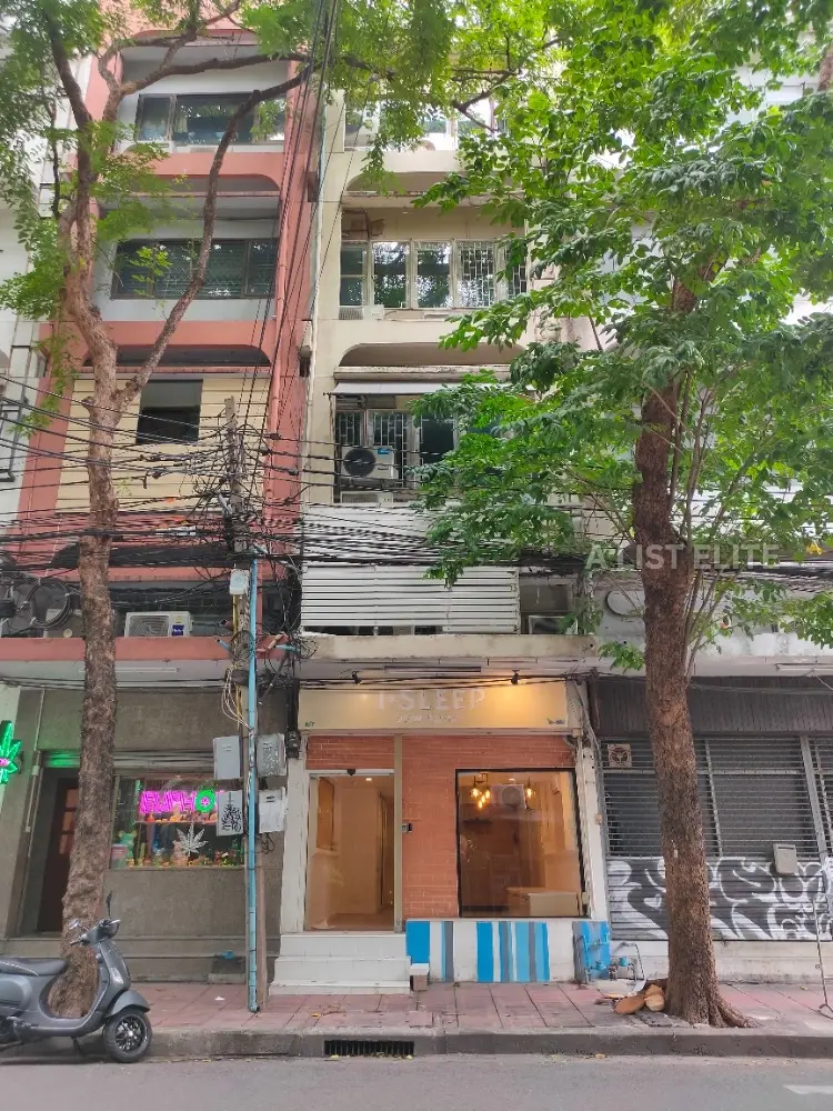 บ้านพาณิชย์ใกล้โรงแรมพูลแมน จี