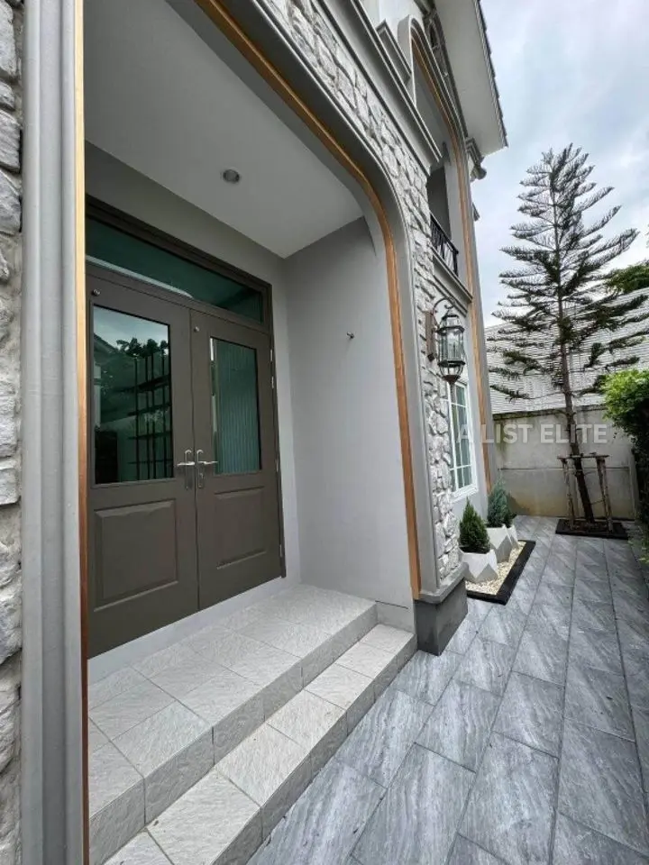 Grandio Sathorn