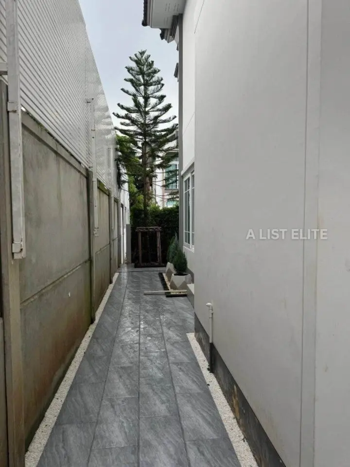 Grandio Sathorn
