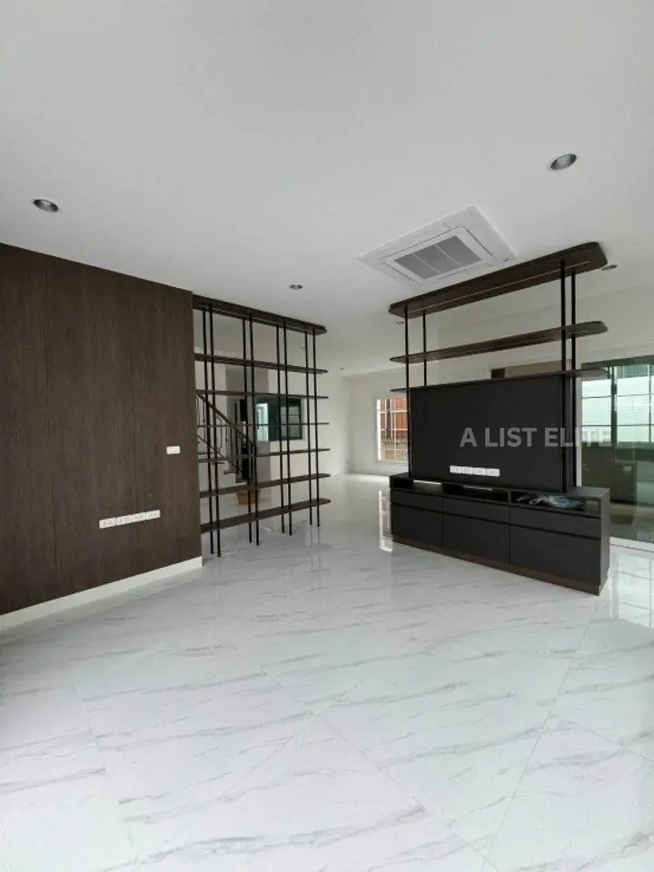 Grandio Sathorn
