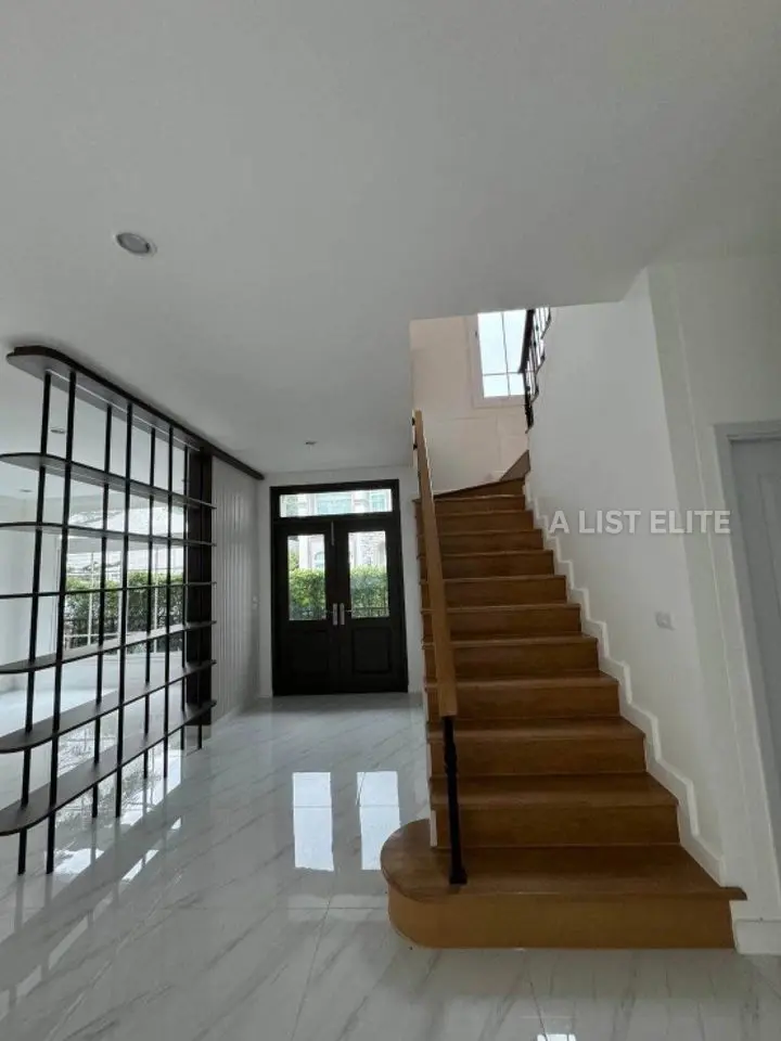 Grandio Sathorn