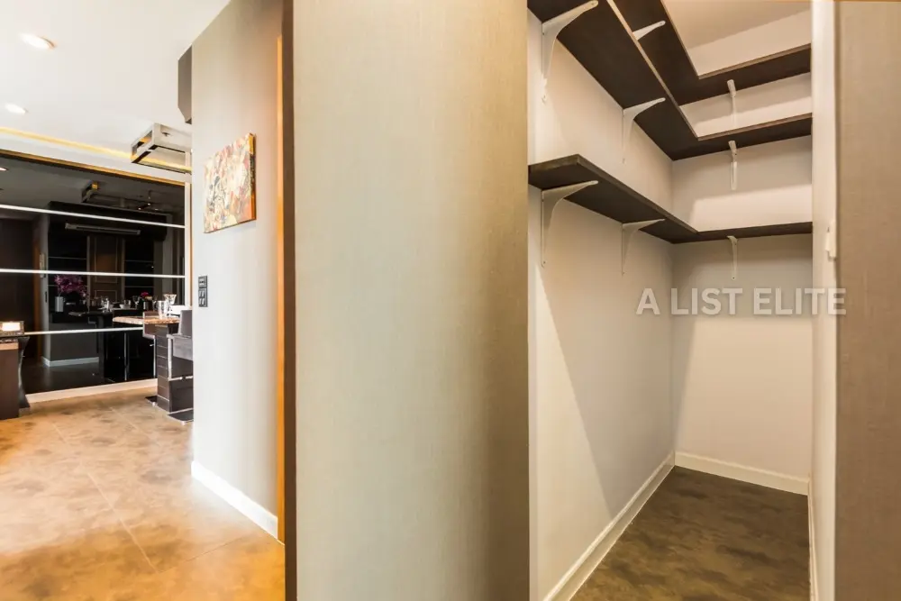 Circle Condominium