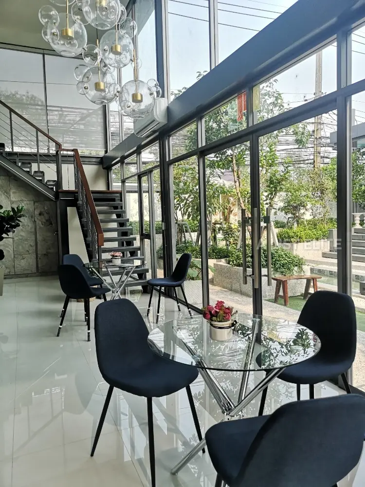 Bureau à Lat Phrao