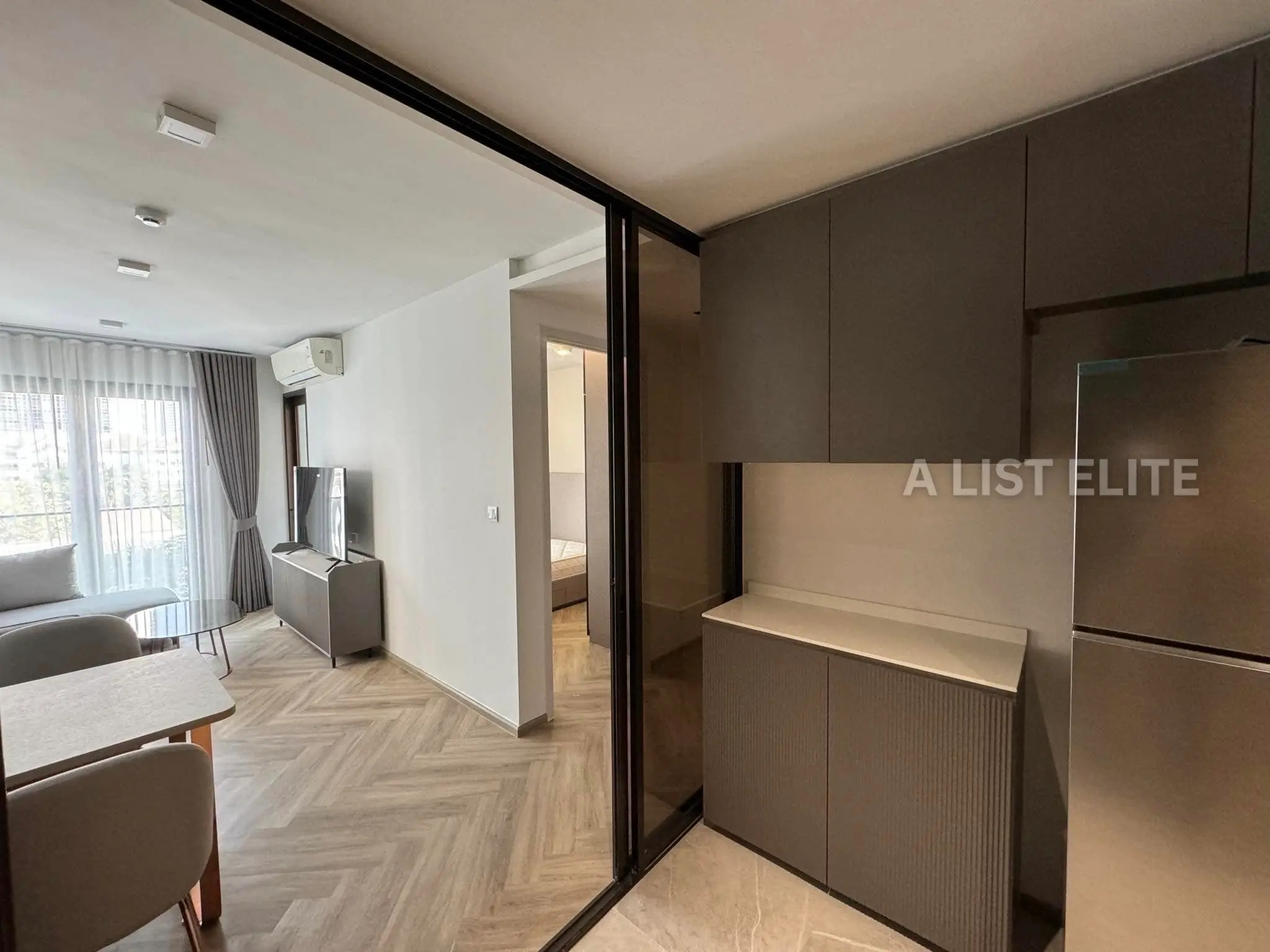 CHAPITRE THONGLOR 25