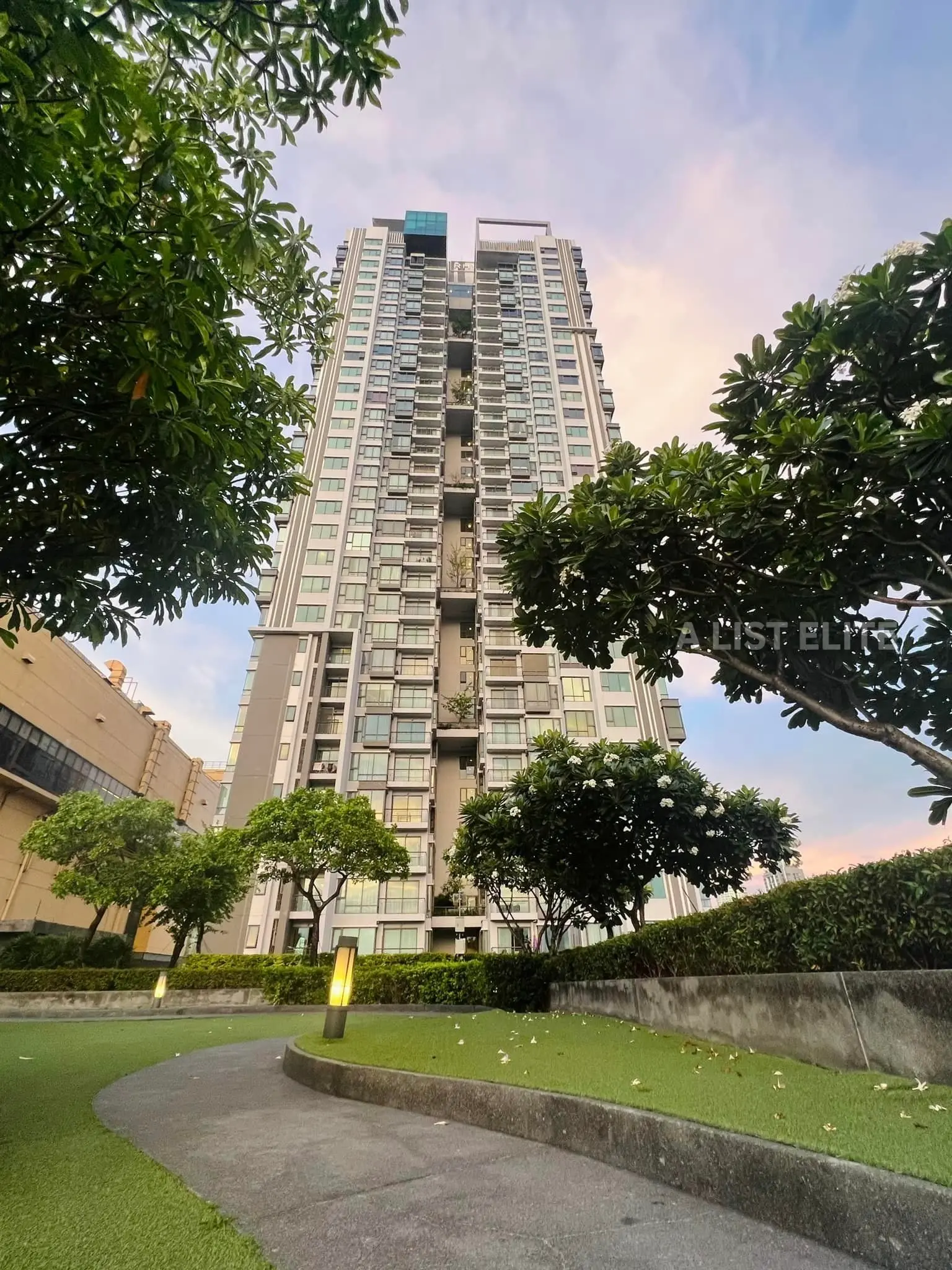 Rhythm Sukhumvit 42