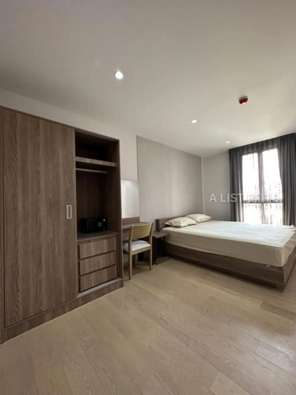 Runesu Thonglor 5