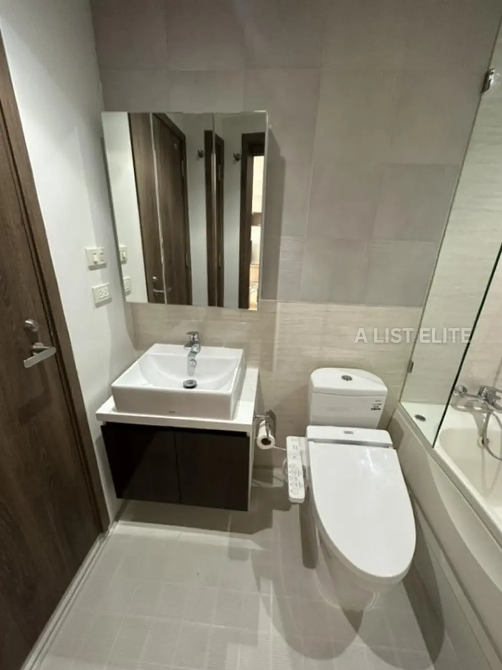 Runesu Thonglor 5