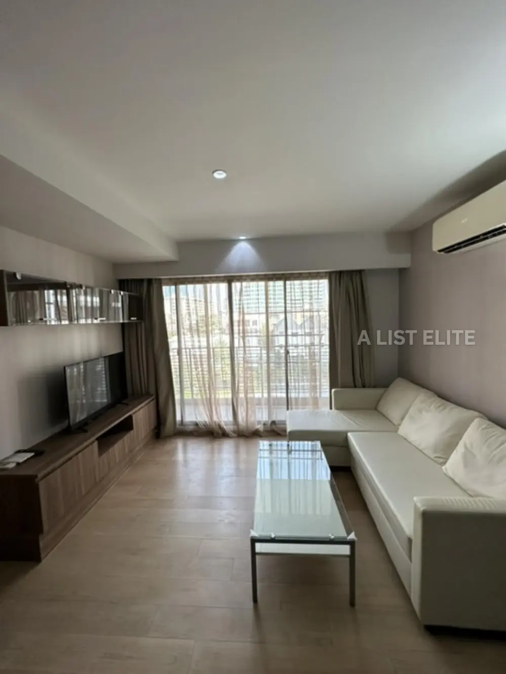 Runesu Thonglor 5