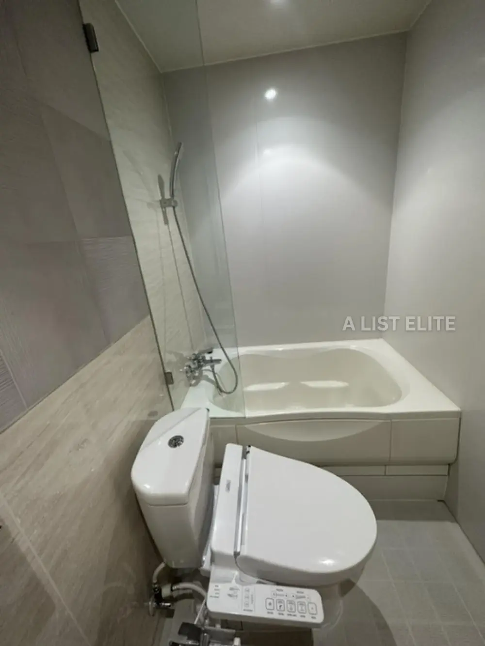 Runesu Thonglor 5