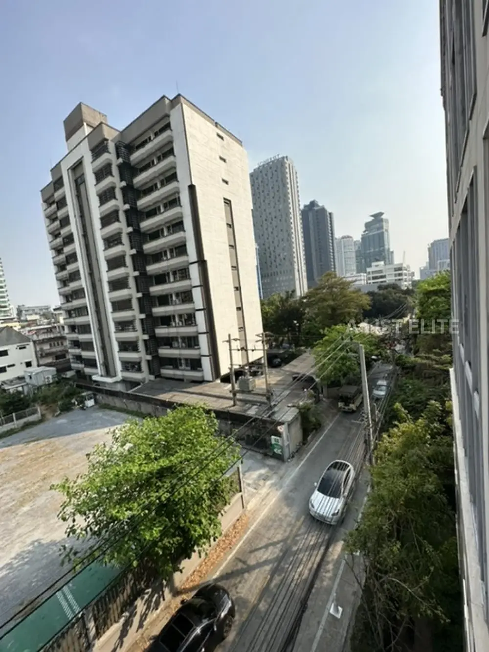 Runesu Thonglor 5