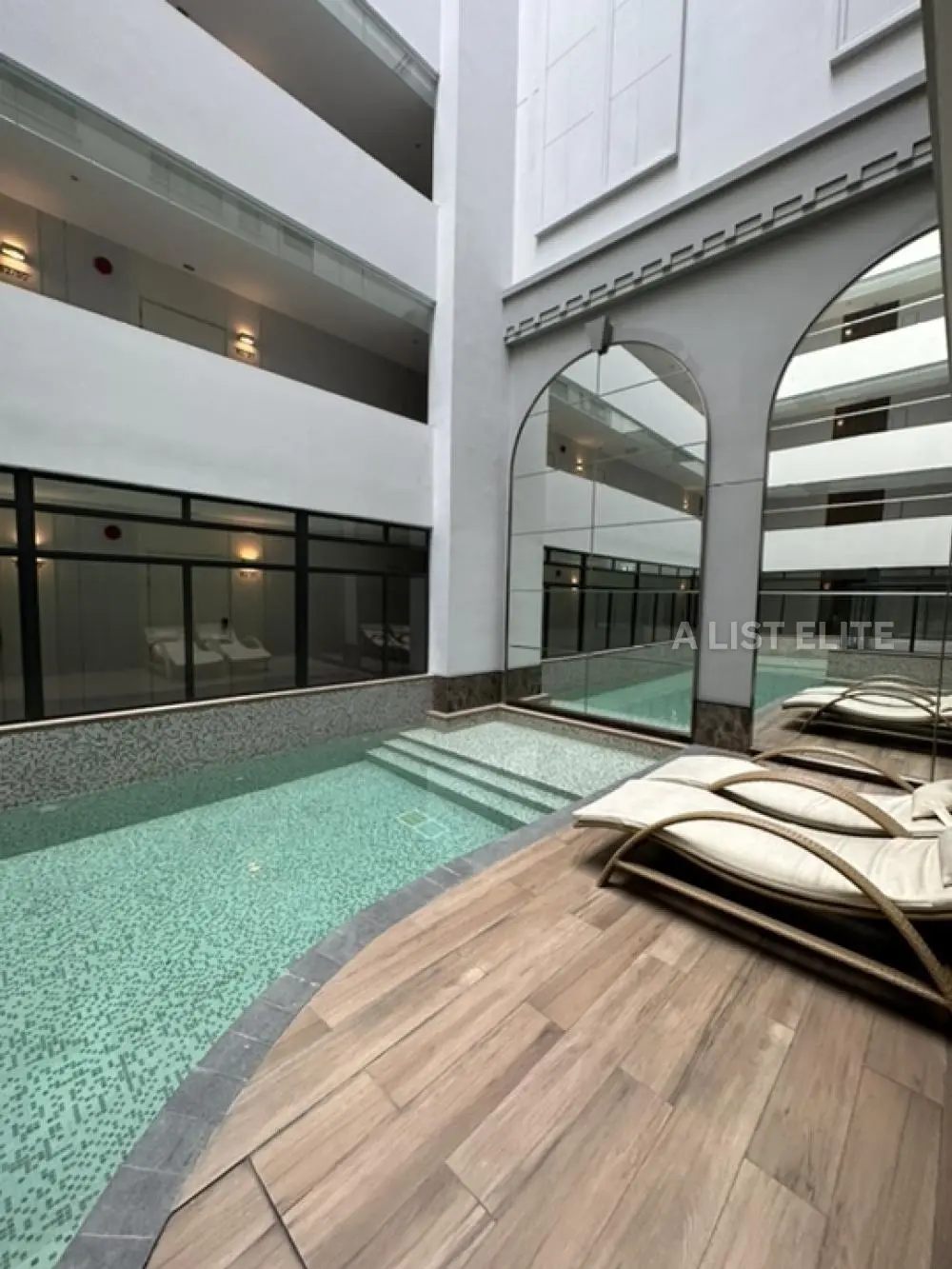 Runesu Thonglor 5