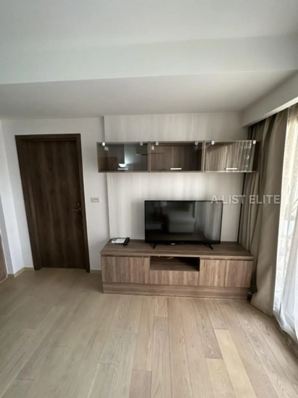 Runesu Thonglor 5